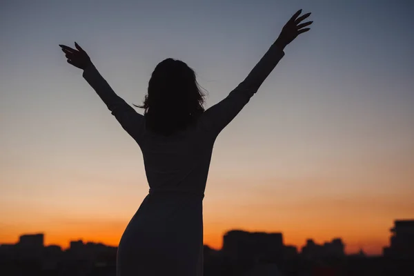 Silhouette Happy Woman Raised Hands City Sunset — Stock Photo, Image