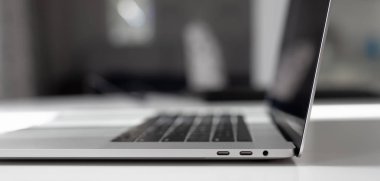 Laptop USB tip-c portu