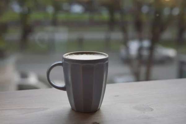 Kopp med latte, koffein – stockfoto