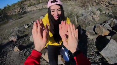 El çırpma oyunu, Pov, turistler eğlenin