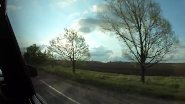 Вид через окно в движущемся автомобиле, похоть — стоковое видео