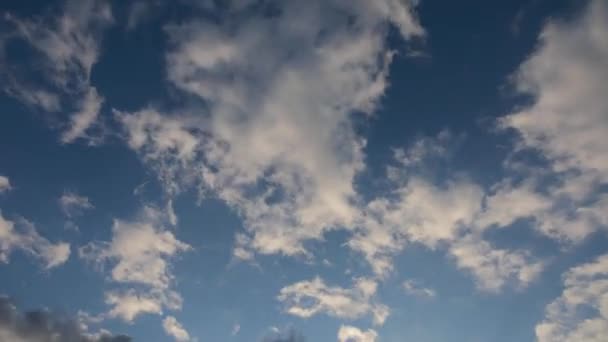 Timelapse bleu de ciel et nuages — Stockvideo