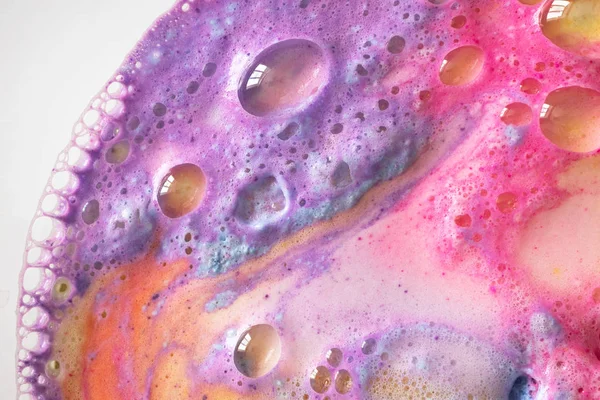 Köpük banyo bomba makro renkli kabarcıklar ile — Stok fotoğraf