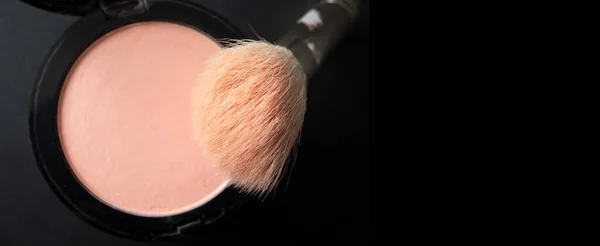 Makeup Brush Peach Blush Selective Focus Black Background Horizontal Banner — Stock Photo, Image