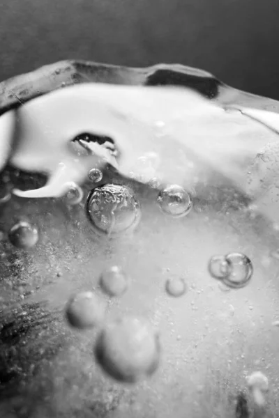 Macro Ice Texture Vertical Frozen Water Air Bubbles Close Selective — Stock Photo, Image