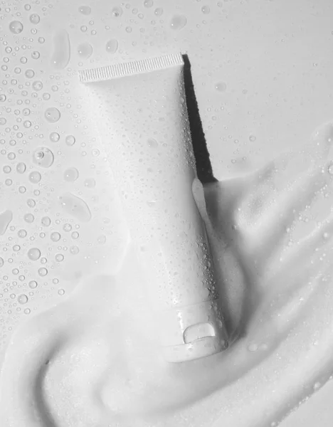 Mockup Tubo Plástico Branco Com Creme Hidratante Shampoo Limpeza Facial — Fotografia de Stock
