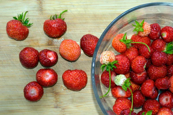 Strawberry Berries Close Wooden Surface Glass Bowl Red White Ripe — Stock Photo, Image