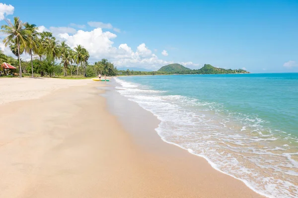 Hdr Bild Havet Med Våg Och Vit Sand Sommardag Thailand Stockfoto