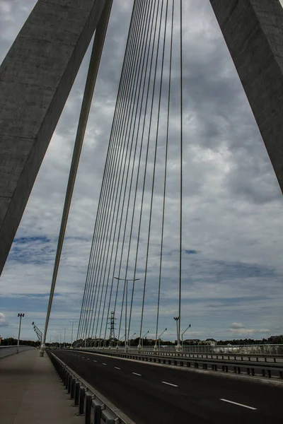 Ponte Moderna Contra Céu Contexto — Fotografia de Stock