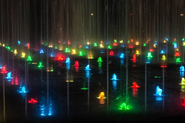 Una Fontana Colorata Con Illuminazione Notturna Una Fontana Favolosa Contesto — Foto Stock