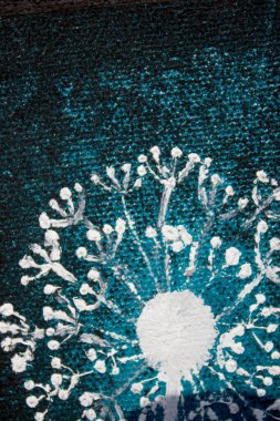 Karahindiba yağlı boyası. Geçmişi. Doku. Tasarım.