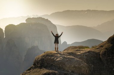 Meteora Yunanistan, onun ellerini kadınla.