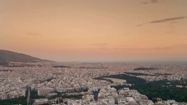 Yunanistan'da Atina'nın tepesinden görünüm.