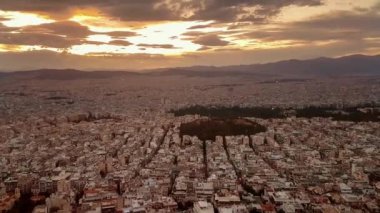 Yunanistan'da Atina'da güzel gün batımı. Lycabettus'tan görünüm.