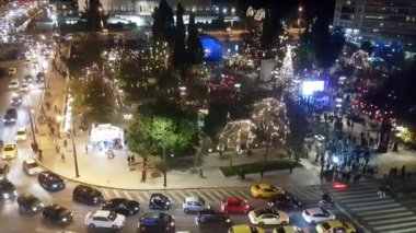 Atina trafiği en tepeden.