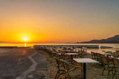 Yunanistan 'daki Elafonisos adasında günbatımı. 