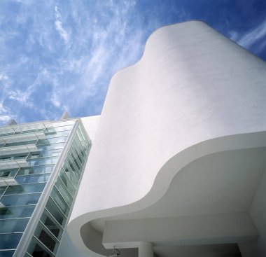 Barcelona, İspanya, 5 Mayıs 2009. Macba müze servis yapısı bilgileri. Amerikalı mimar Richard Meier, 1990 yılında proyected tarafından tasarlanan bina.