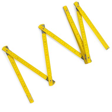 Carpenter cetvel zig zag şekli beyaz arkaplanda izole edilmiş. Kesme yolu