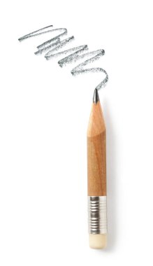 Beyaz arkaplanda kullanılan kalem ve boya kalemi izi.