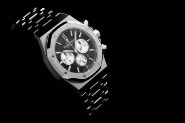 Bangkok, Tayland 8 Mart 2018: Audemars Piguet, Ap, Royal Oak izle. Audemars Piguet dünya en vazgeçtiğini lüks saat markası biridir.
