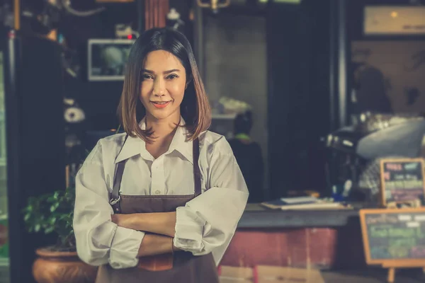 Mujer Asiática Barista Exitoso Dueño Una Pequeña Empresa Pie Cafetería —  Fotos de Stock