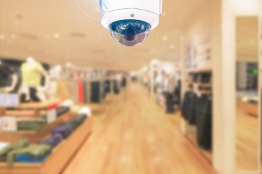 CCTV güvenlik üzerinde etrafında dükkanı mağaza arka plan bulanıklık.