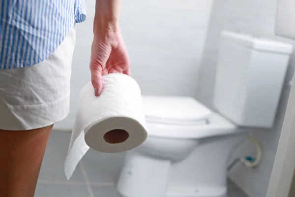 Woman Holds Toilet Paper Roll Front Toilet Bowl — Stock Photo, Image