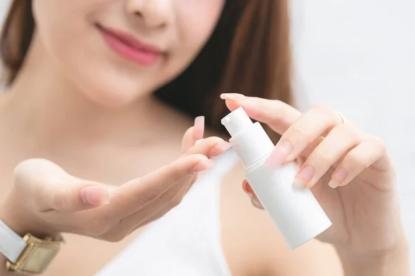 Smiling Young Woman Applies Cream Beauty Care Her Hands — Stock Photo, Image
