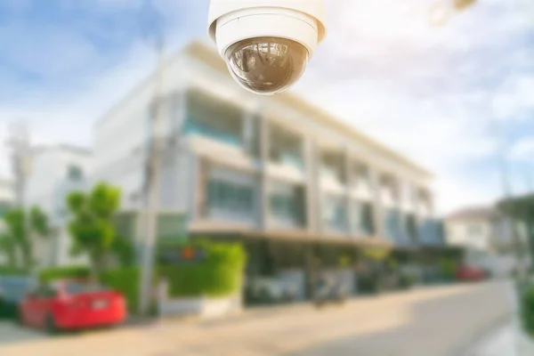 Cámara Seguridad Cctv Con Casa Segundo Plano — Foto de Stock