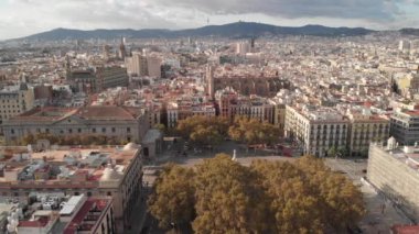 İSPAN, BARCELONA - 18 Kasım 2019: Pla de Palau üzerinde uç