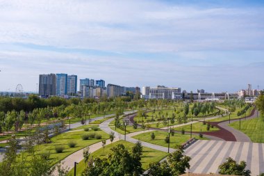Volgograd. Rusya-7 Eylül 2019. Mamaev Kurgan'daki kompleksin eteklerindevolgograd Arena'nın karşısındaki Anıt Parkı'nın görünümü