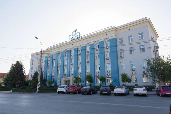Volgogrado. Rússia-17 de setembro de 2019. O edifício da empresa Gorgaz no distrito central da cidade de Volgograd — Fotografia de Stock