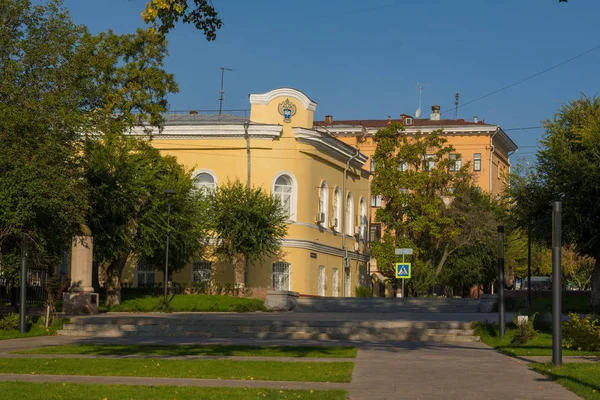 Volgograd. Rusya- 29 Eylül 2019. Volgograd Bölgesi Federal Devlet İstatistik Servisi binasının görünümü, Volgogradstat G. Volgograd — Stok fotoğraf