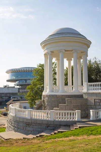 Volgograd. Rusya- 29 Eylül 2019. 62. Ordu'nun adını taşıyan Volgograd şehrinin merkez setinin Rotunda'sı — Stok fotoğraf