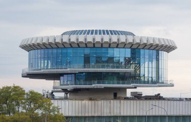 Volgograd 'da. Rusya-1 Ekim 2019. Merkez Embankment G. Volgograd 'daki nehir istasyonunun üst katında.