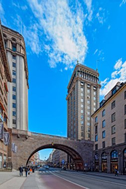 Stockholm, İsveç - 07 Mayıs 2017: İki neoklasik yüksek binalar Kungstornen veya Kings Towers adı verilir. Kuzey Kulesi (1924) tasarlanmış tarafından mimar Sven Wallander, Güney Kulesi (1925) - mimar Ivar Callmander tarafından.