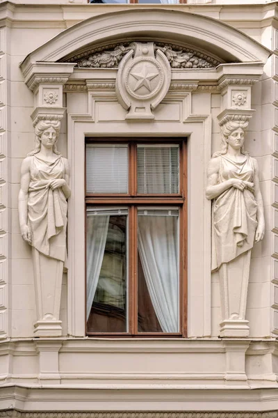 Stockholm Sweden May 2017 Statues Womens Decoration Balcony Historical Building — Stock Photo, Image