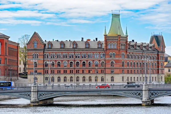 Stockholm Suecia Mayo 2017 Vasabron Pasa Frente Viejo Edificio Norstedt — Foto de Stock