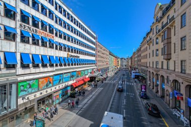 Stockholm, İsveç - 07 Mayıs 2017: Gün ortasında faaliyete Kungsgatan (