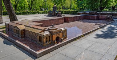St.Petersburg, Rusya Federasyonu - 07 Haziran 2017: Minyatür kopya Admiralty ve Saint Isaac's Cathedral Museum düzeninde 