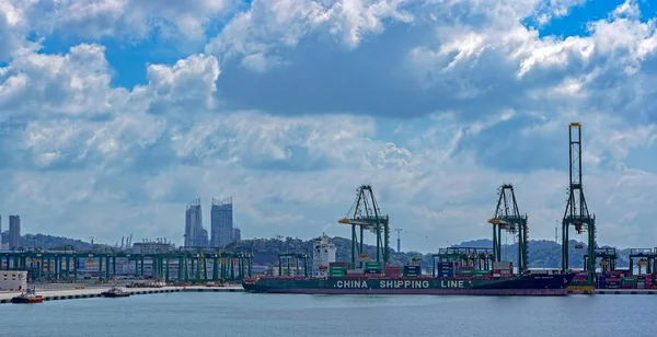 Singapur Singapur 2017 Grúas Pórtico Pie Muelle Junto Nave Contenedores — Foto de Stock