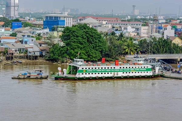 Chi Minh City Saigon Vietnam Dezembro 2016 Ferry Commuter Atracado — Fotografia de Stock