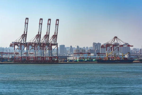 Qingdao China Januar 2017 Containerportalkrane Qingdao Qianwan Containerterminal China — Stockfoto