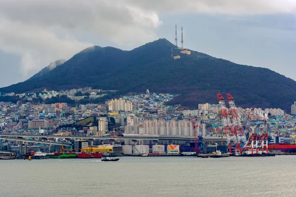 Busan South Korea December 2016 Jätte Flytande Kran Framför Busan — Stockfoto