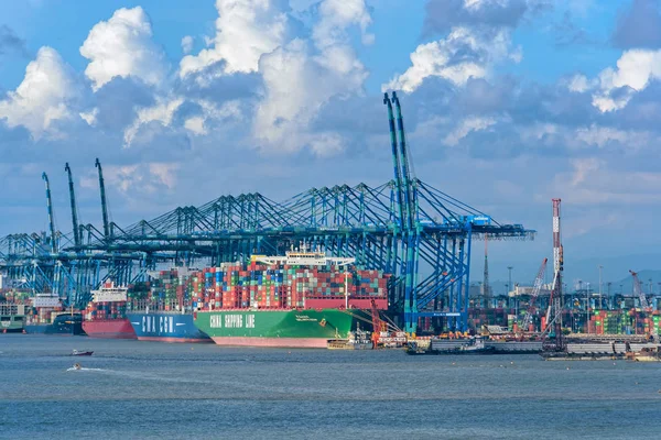 Port Klang Malasia Abril 2017 Grandes Grúas Pórtico Contenedores Con — Foto de Stock