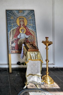 Izborsk, Pskov, Rusya Federasyonu - Eylül 17, 2017: Hükümdarlık Tanrı aşkına onuruna şapel iç.