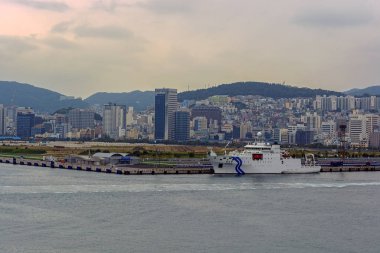 Busan, Güney Kore - Eyl 05, 2017: R/V Isabu, büyük ve yüksek-teknik okul okyanus araştırma gemisi (Rv) Kore Enstitüsü okyanus bilim ve teknoloji (Kiost), Busan limanda palamarla..