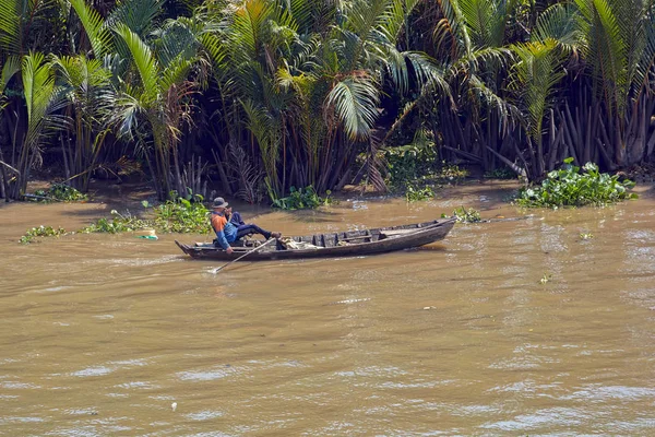 Chi Minh City Saigon Vietnam Febrero 2017 Pescadores Vietnamitas Barco — Foto de Stock