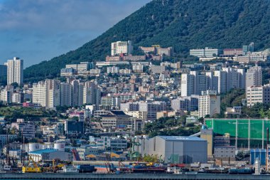 Busan, Güney Kore - 07 Ekim 2017: güneşli gün iç Busan Kuzey limanında coasline genel bakış.