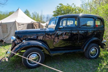 St. Petersburg, Rusya - 13 Mayıs 2018: Açık görünümünü ünlü Sovyet retro personel araç Gaz-M-1 (